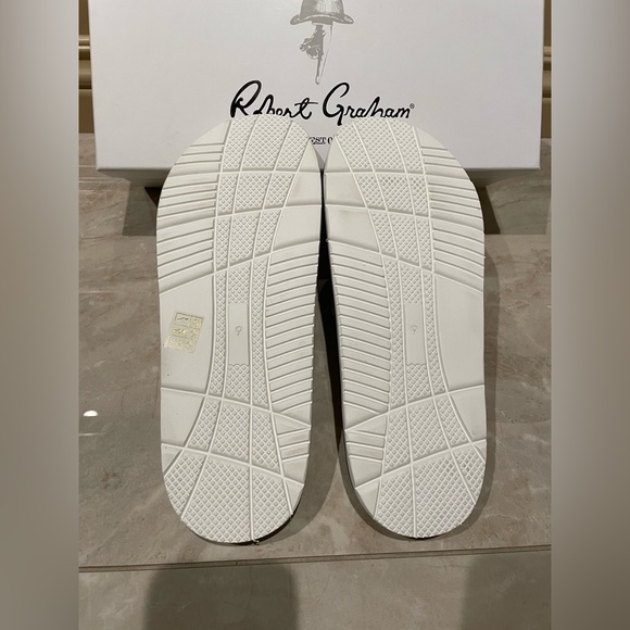 Brand new Robert Graham Slides - Picture 2 of 3